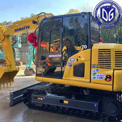 Excavadora PC70 con sistemas hidráulicos avanzados