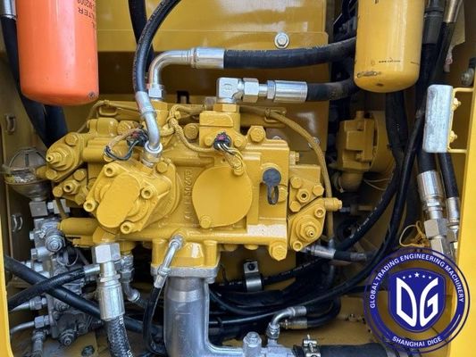 313D2GC Excavadora usada de 13 toneladas con diseño compacto para espacios reducidos