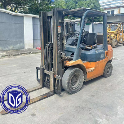 Toyota original 2.5t carretilla elevadora duradera y en buenas condiciones disponible ahora