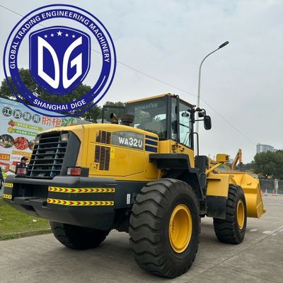 La primera máquina de carga de ruedas usada Komatsu WA320-5 ∙ Eficaz, fiable y lista para trabajar!