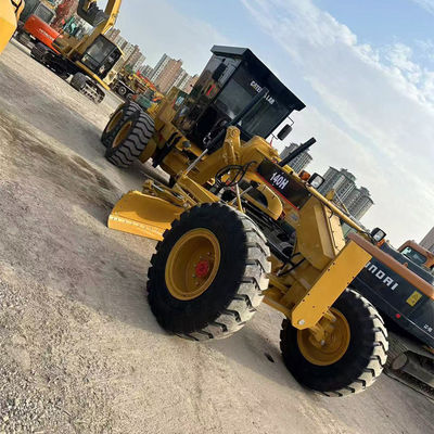 Forma de conducción hidráulica Caterpillar Grader 140h 14677kg Peso de la máquina para una clasificación precisa de la carretera