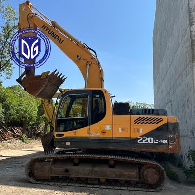 Hyundai 220LC-9S de segunda mano. Una poderosa excavadora de 22 toneladas, lista para la exportación.